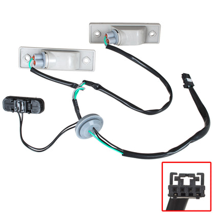 Chevrolet Orlando 2011 - license plate lights with tailgate opening button